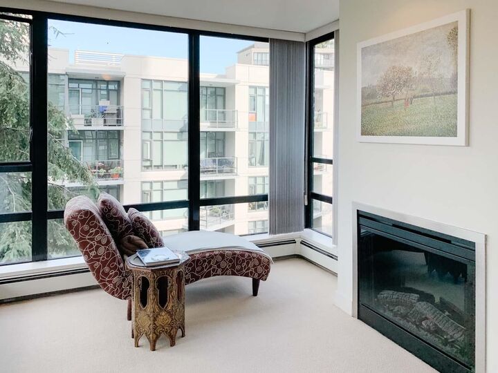 Property Photo:  