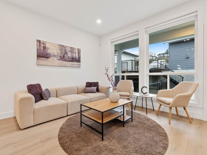 Property Photo: 16697 16 Avenue 102 BC V3S 9X7