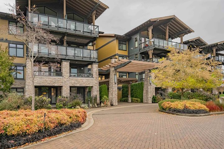 Property Photo: 5099 Springs Boulevard 101 BC V4M 0A2