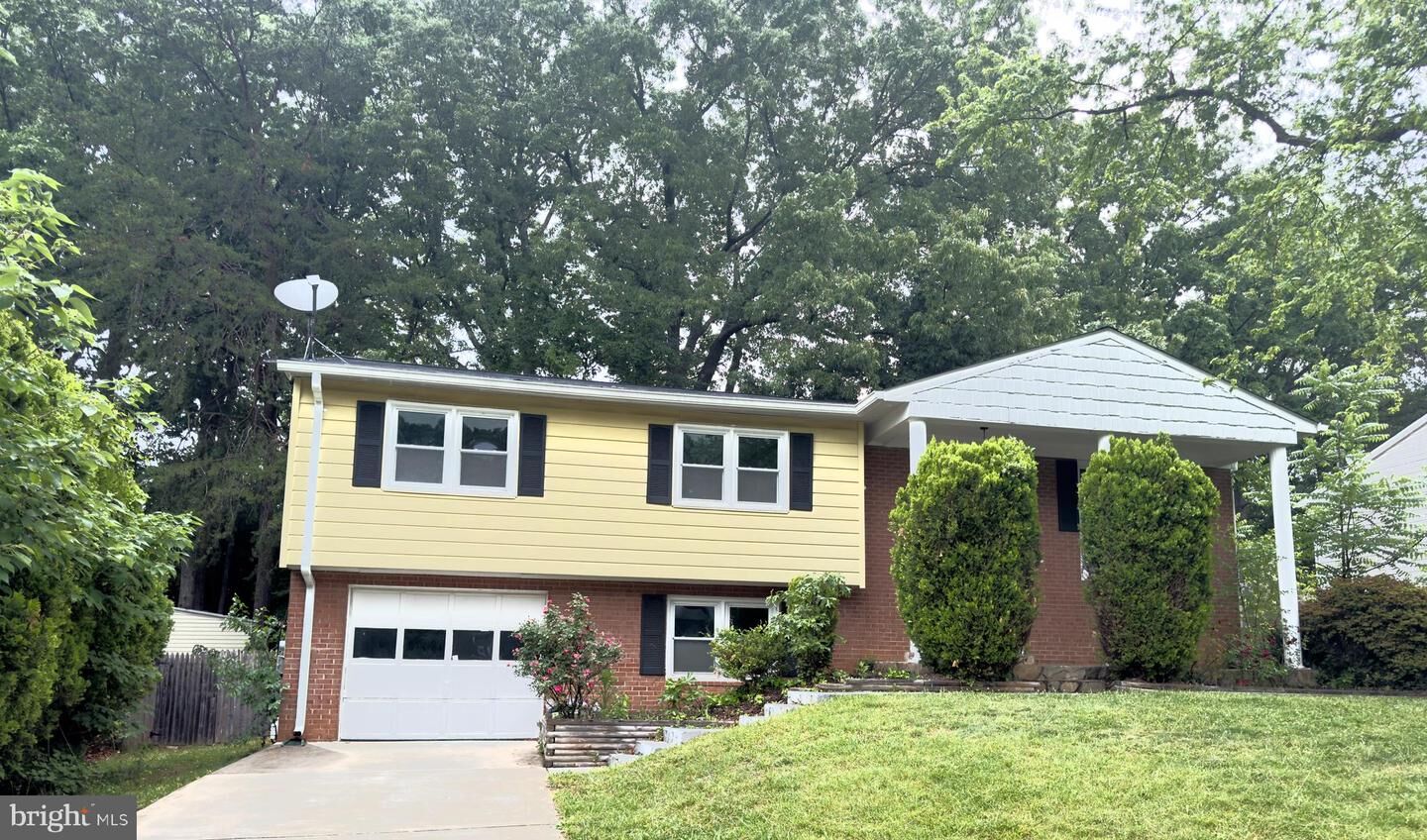 Property Photo: 13829 Delaney VA 22193