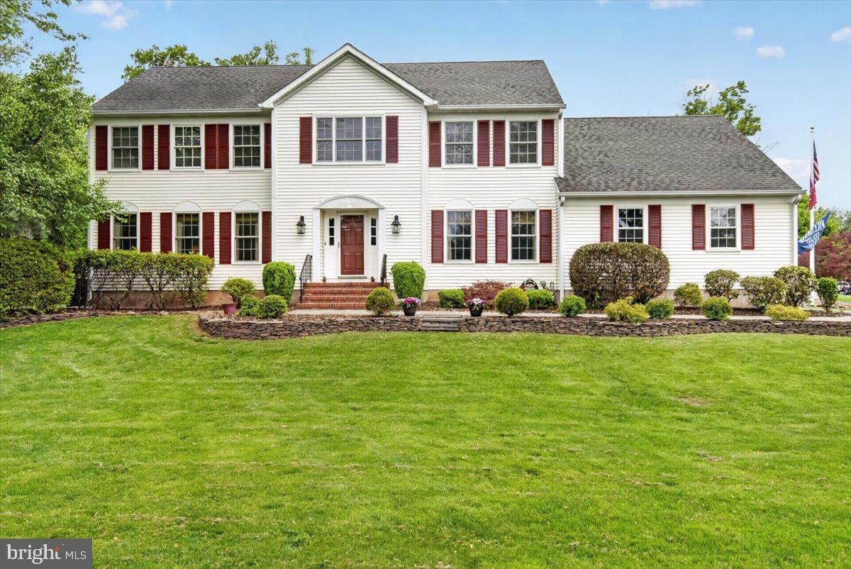 Property Photo:  1 Walking Purchase Drive  NJ 08534 