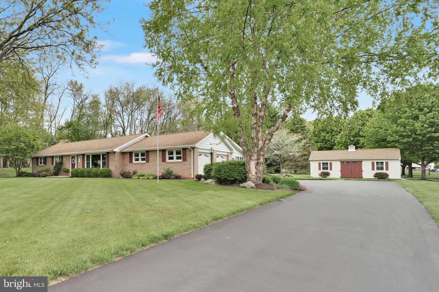 Property Photo:  450 Galen Hall Road  PA 17569 