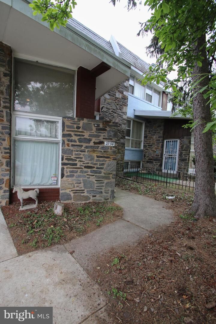 Property Photo:  2734 W Country Club Road  PA 19131 