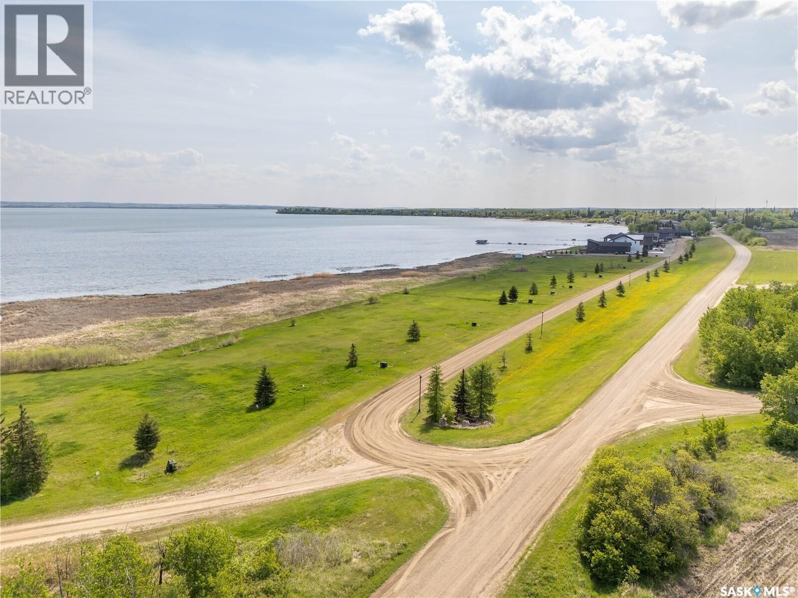 Property Photo:  710 Lakeshore Drive  SK S0M 1X0 