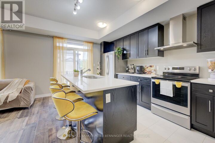 Property Photo:  34 Lomond Lane  ON N2R 0T6 