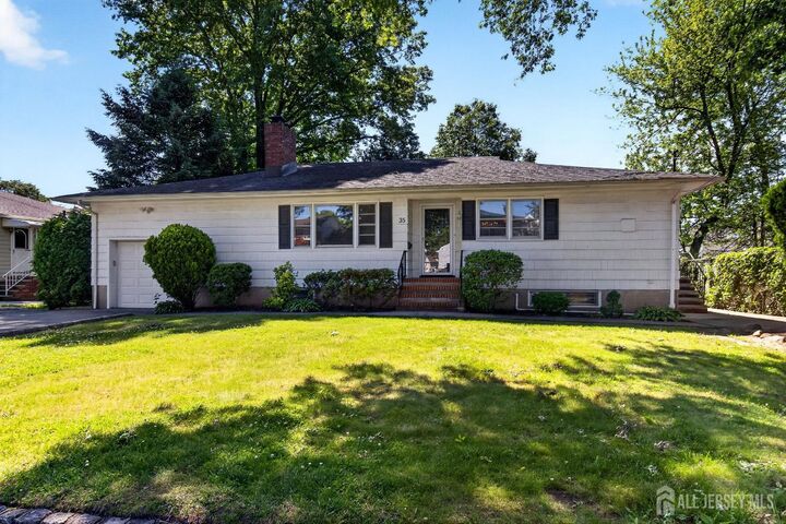 Property Photo:  35 SE Nassau Street  NJ 07066 