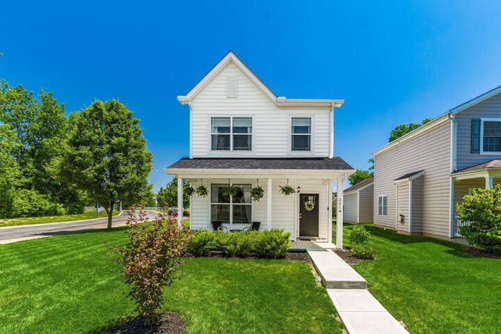 Property Photo: 2518 Tree Knoll Court OH 43219
