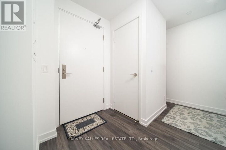 Property Photo: 33 Helendale Avenue 2607 ON M4R 1C5