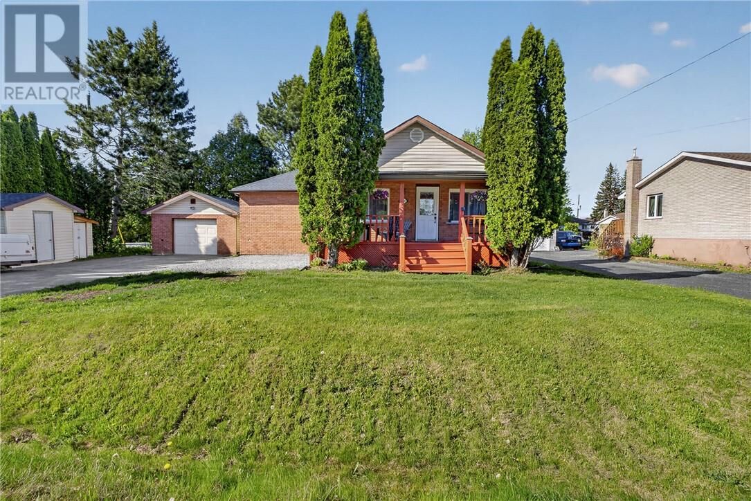 Property Photo:  2792 Rheal Street  ON P3B 1V8 