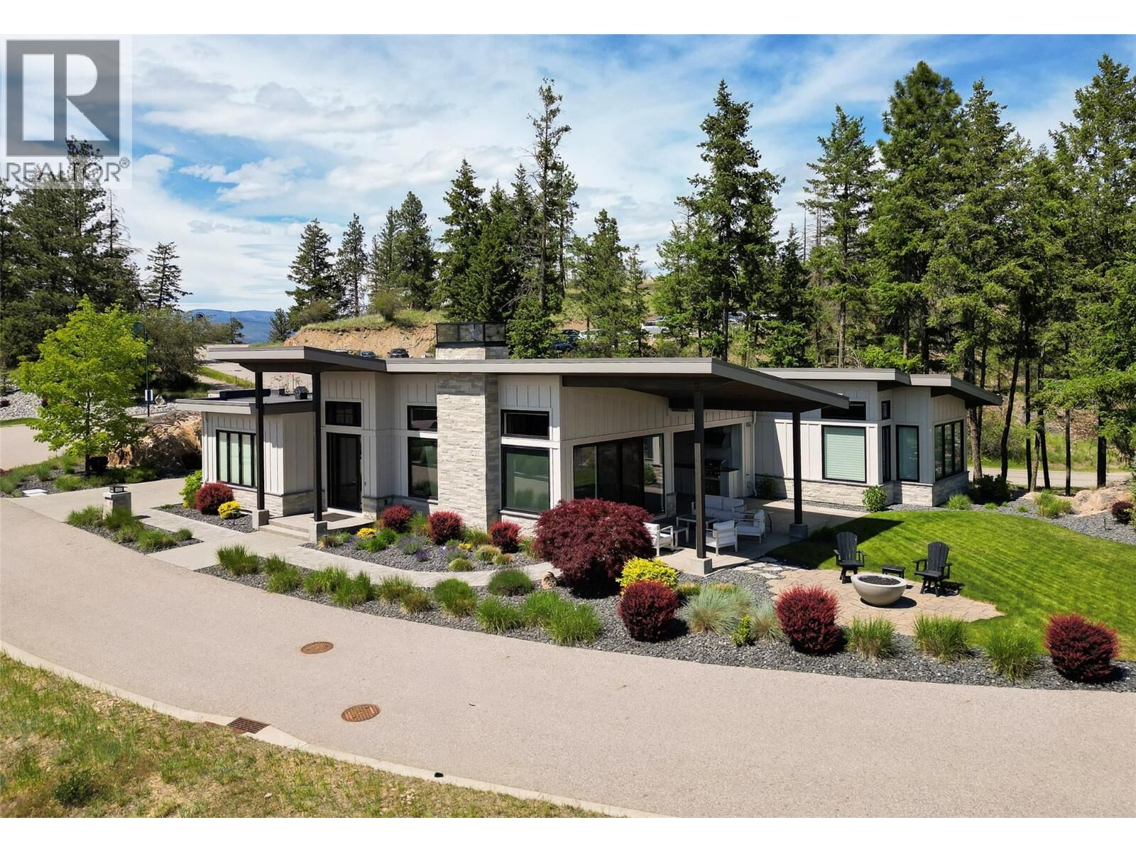 Property Photo: 683 Havencrest Court BC V1H 2L9