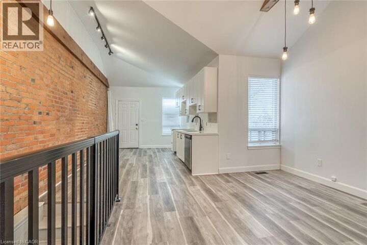 Property Photo:  27 Grove Street 2  ON L8N 1P4 