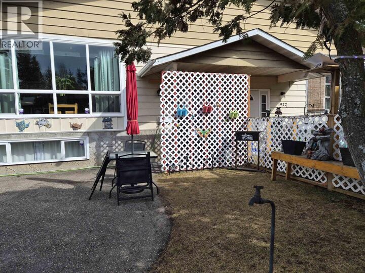 1920 Hemlock Street — photo 1