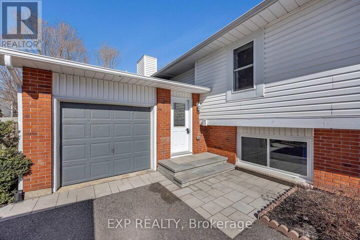 Property Photo:  46 Nelson Street West  ON K7C 3X2 
