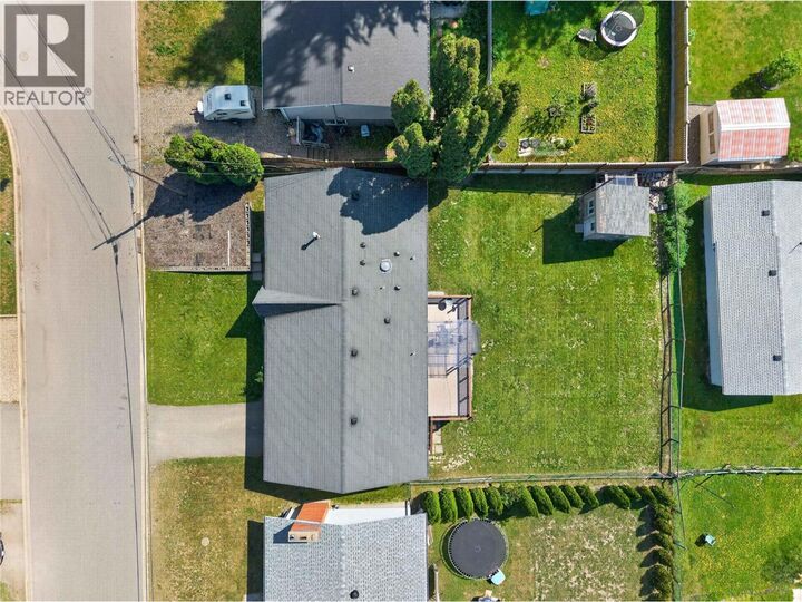 Property Photo: 691 3 Street Southeast BC V1E 4G9