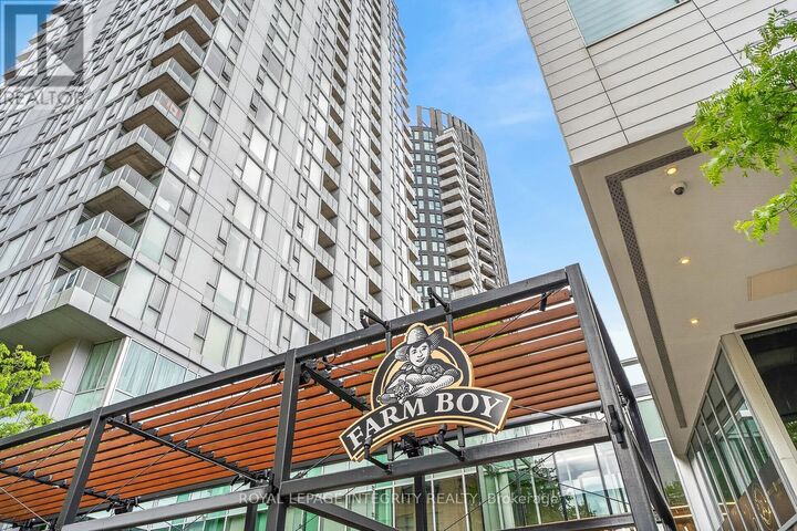 Property Photo:  40 Nepean Street 2102  ON K2P 0X5 