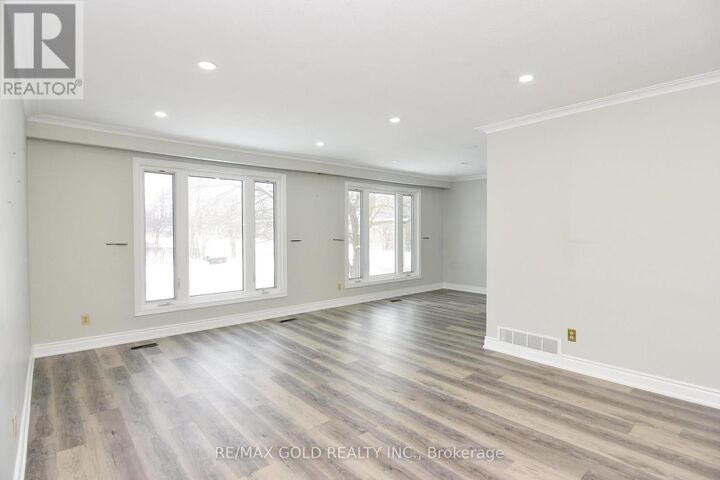 Property Photo: 70 Greystone Crescent ON L7G 1G9
