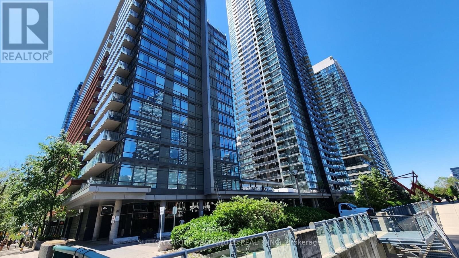 Property Photo:  4K Spadina Avenue 1012  ON M5V 3Y9 