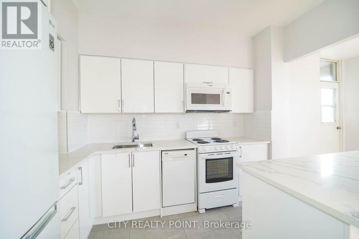 Property Photo:  490 Eglinton Avenue East 201  ON M4P 1M4 