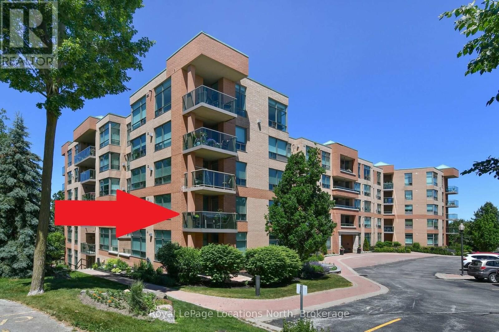 Property Photo:  4 Briar Hill Heights 213  ON L9R 1Z7 