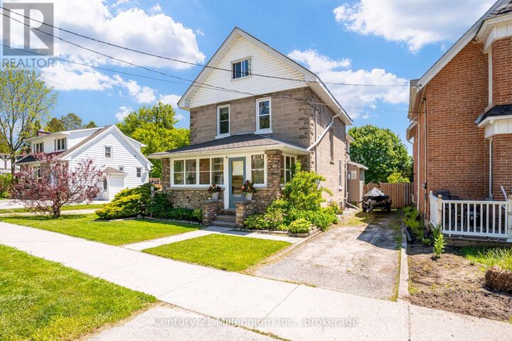 Property Photo:  1839 4th Avenue West  ON N4K 4X9 