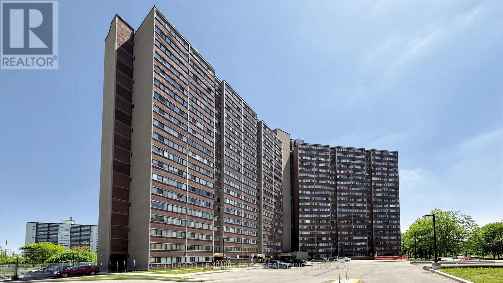 Property Photo: 11 Wincott Dr Drive 914 ON M9R 2R9