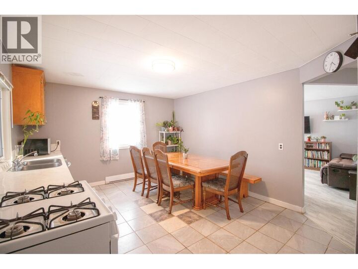 Photo de la propriété:  10220 96 Avenue  BC V1J 1L4 