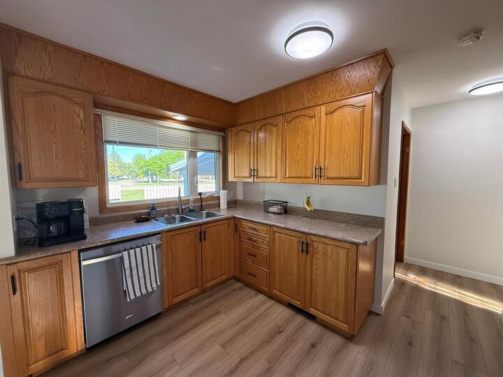 Property Photo:  206 Galway Bay  MB R0K 1G0 