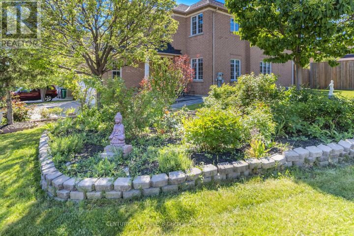 Property Photo:  753 Envoy Drive  ON L5W 1H3 