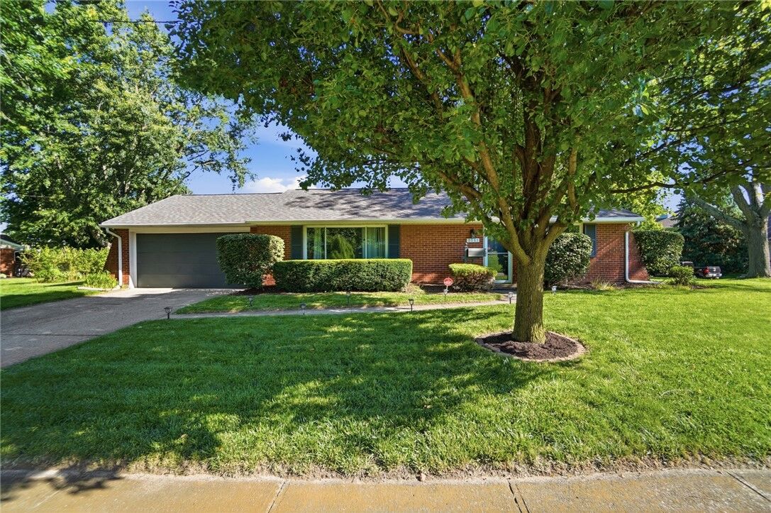 Property Photo: 3081 Viewcrest Place OH 45420
