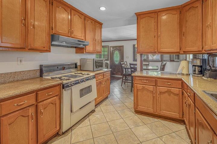 Property Photo:  2930 W Florence Avenue  CA 90043 