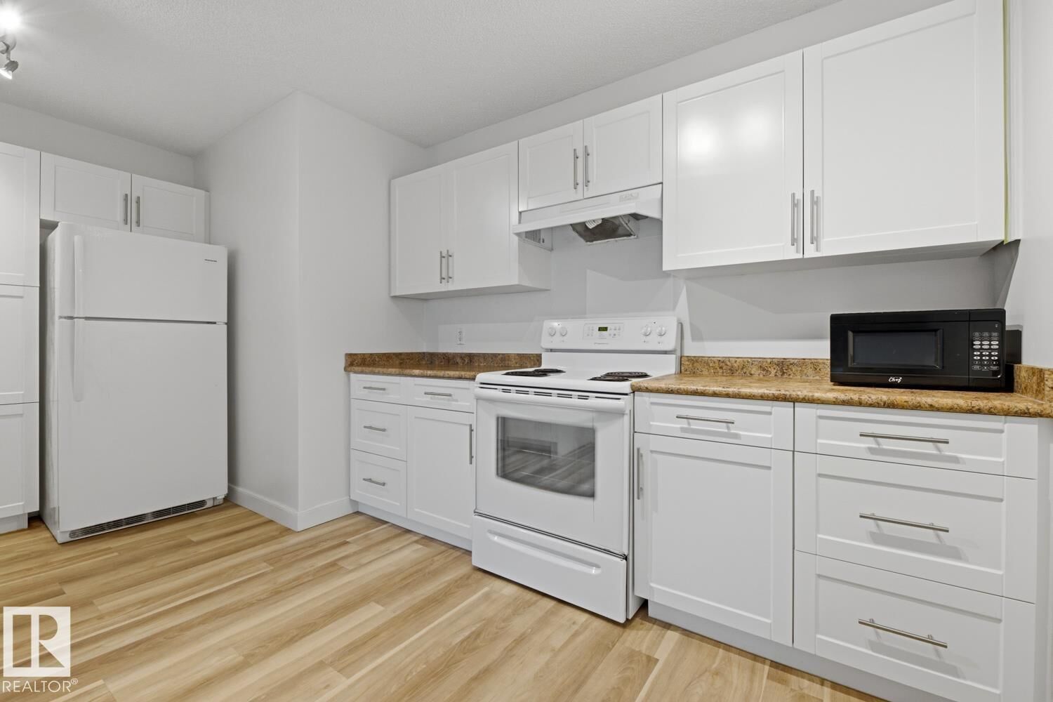 Property Photo:  9710 105 Street NW 703  AB T5K 1A3 