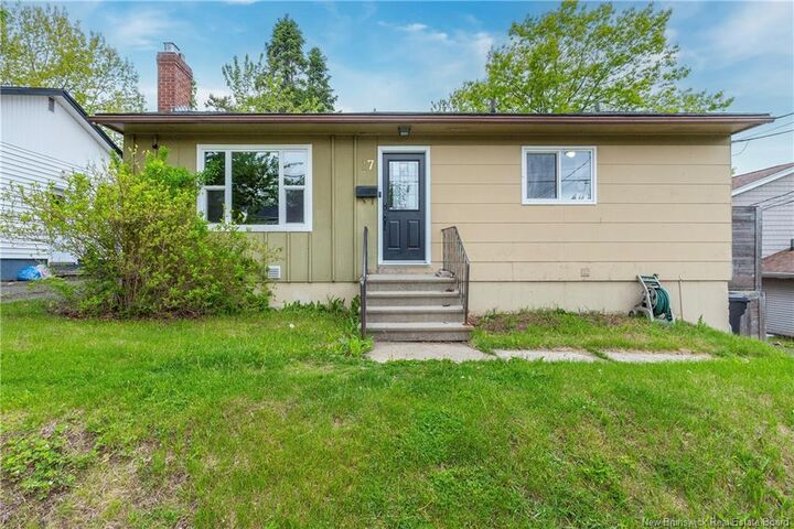Property Photo:  17 Garfield Street  NB E1C 3Y4 