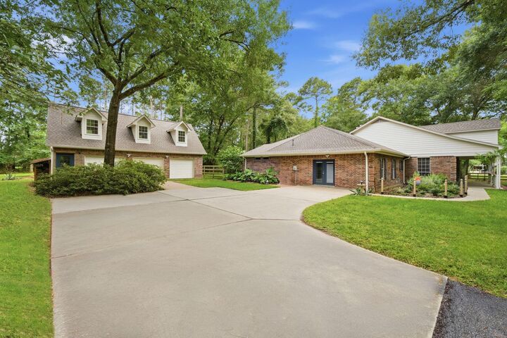 Property Photo: 5925 Ranch Lake Drive TX 77354