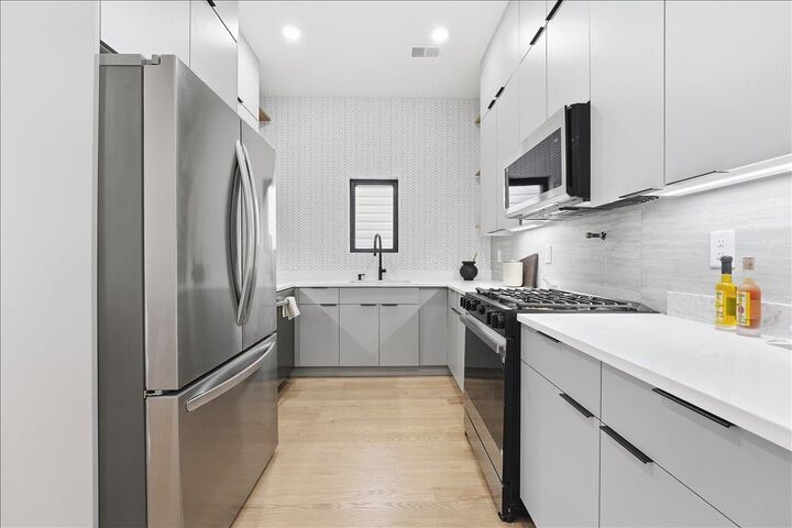 Property Photo:  81 Lexington Ave  NJ 07304 