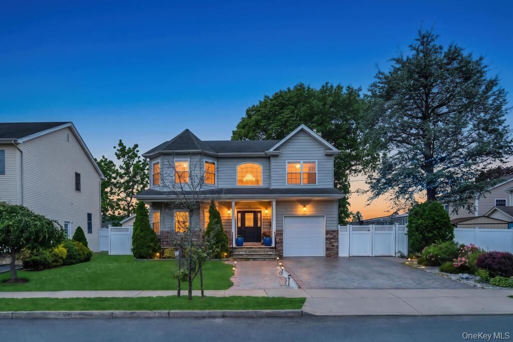 Property Photo:  14 Kent Road  NY 11580 