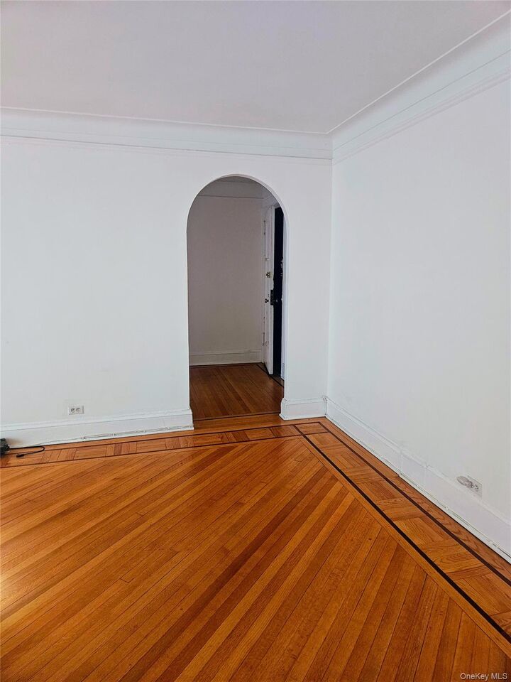 Property Photo:  1 Broad Parkway 6M  NY 10601 