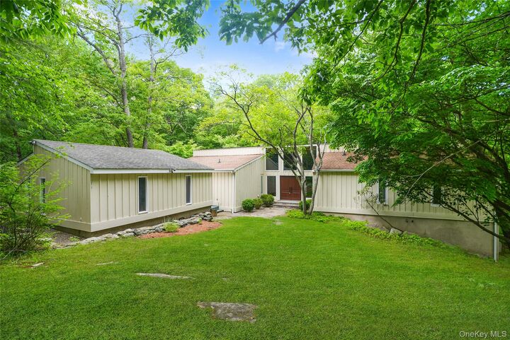 Property Photo:  22 Peters Lane  NY 10576 