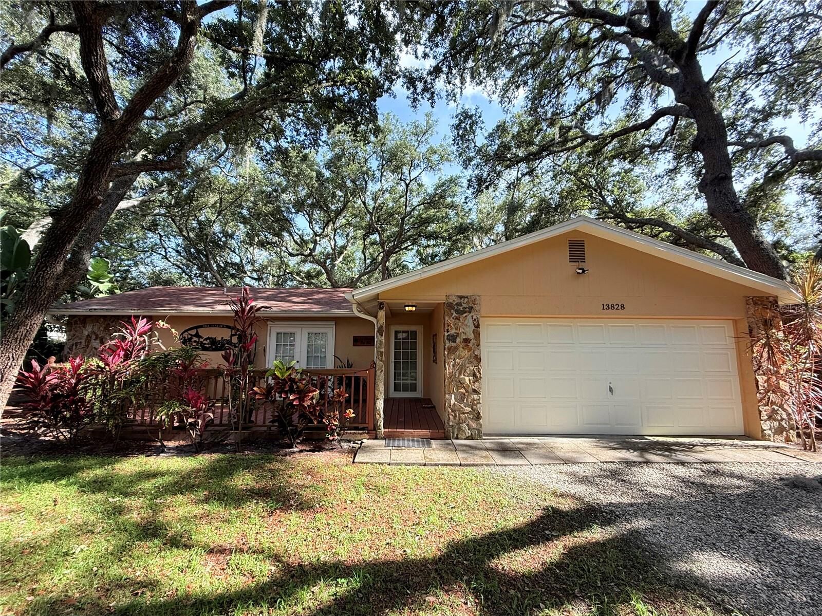 Property Photo:  13828 Friendship Lane  FL 33556 