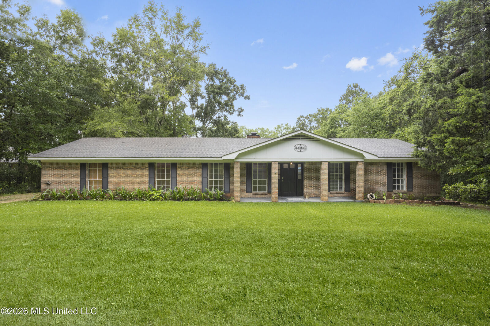 Property Photo:  2236 Brookside Drive  MS 39553 