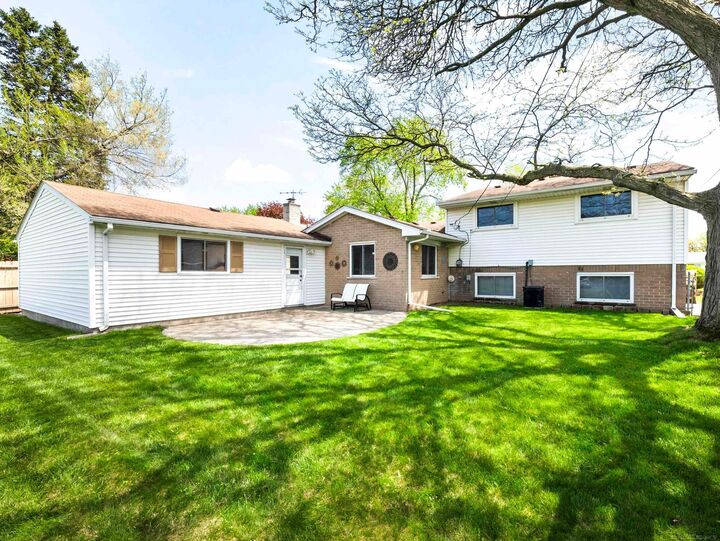 Property Photo:  8607 Leslie Drive  MI 48314 