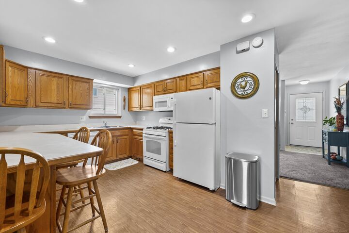 Property Photo:  8607 Leslie Drive  MI 48314 