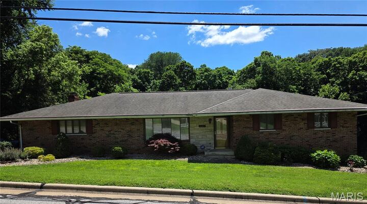 Property Photo:  1418 W Main Street  IL 62234 