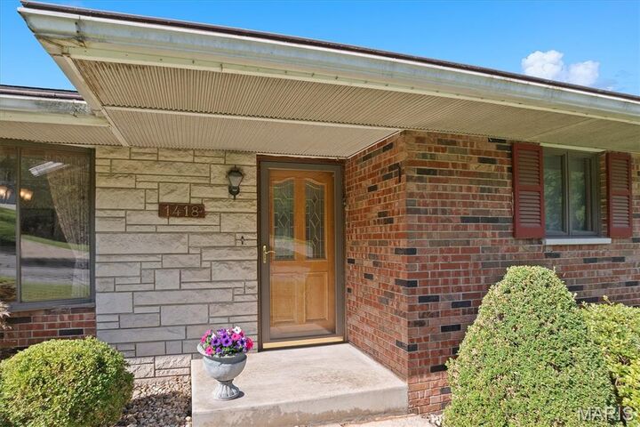 Property Photo:  1418 W Main Street  IL 62234 
