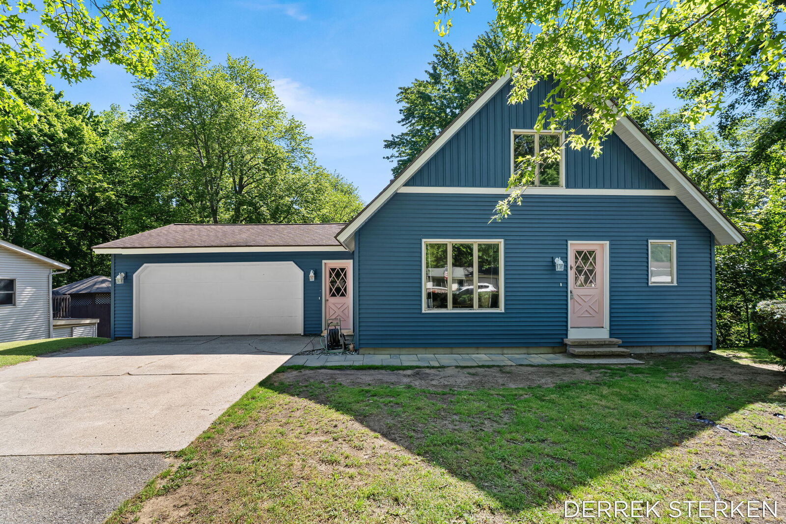 Property Photo:  789 Shadybrook Drive  MI 49424 