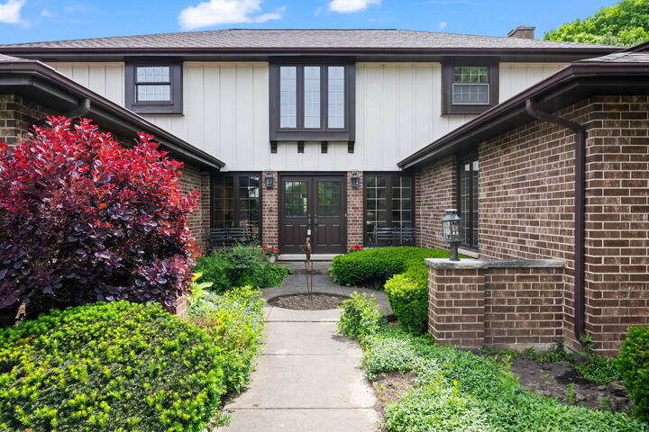 Property Photo:  4211 Ridgeland Lane  IL 60062 