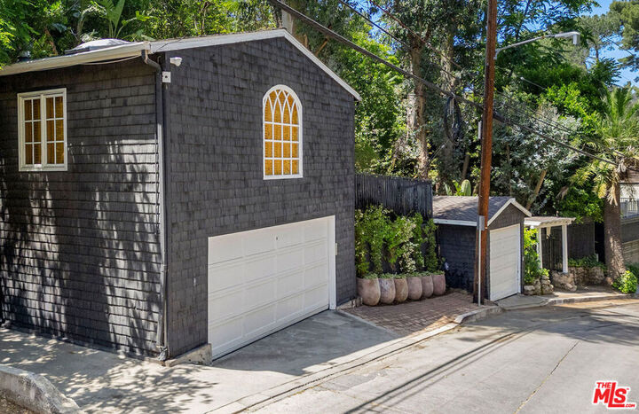 Property Photo:  2323 Stanley Hills Drive  CA 90046 