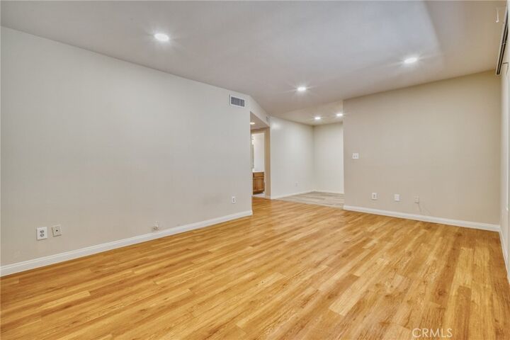 Property Photo:  4546 Murietta Avenue 105  CA 91423 