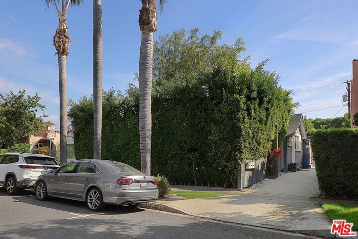 Property Photo:  936 N Harper Avenue  CA 90046 