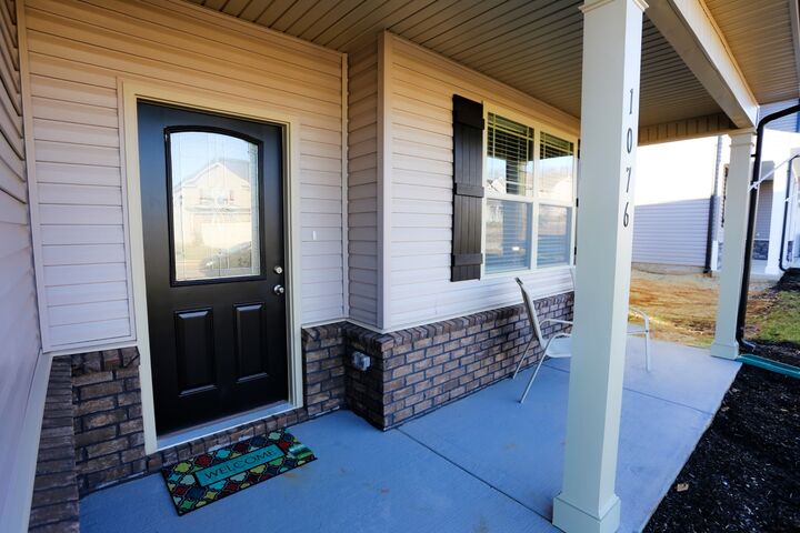 Property Photo: 1076 Black Oak Cir TN 37042