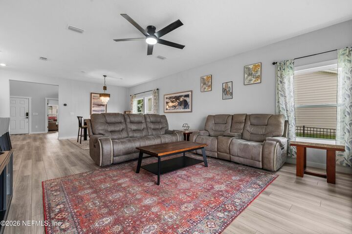 Property Photo: 12441 Tierra Chase Way FL 32225